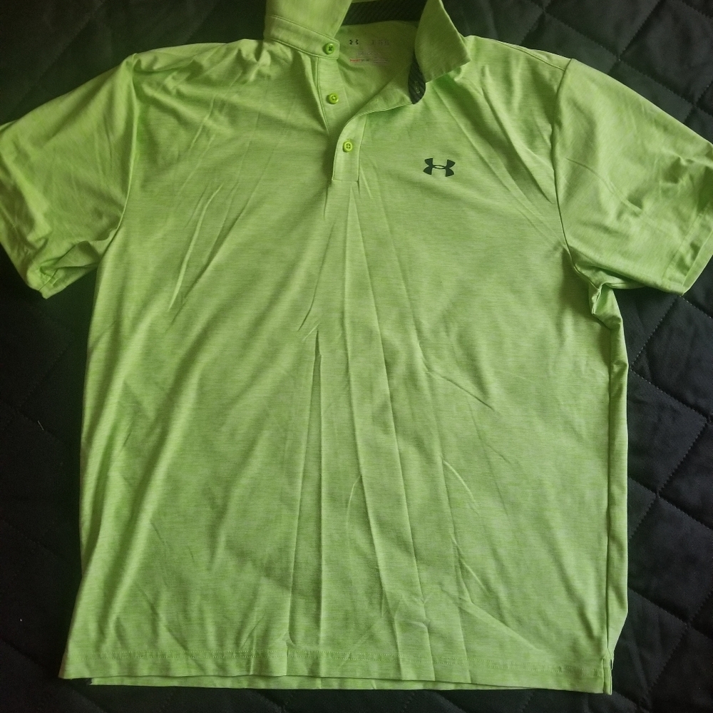 UnderArmour LOOSE  HeatGear polo shirt.  Mens XL.